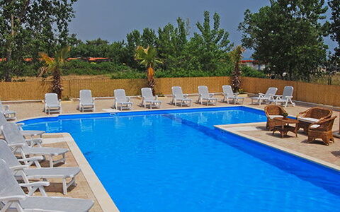 Tortoreto Apartment Close To The Sea, Ac,wi -fi: Piscine, Mobilier De Jardin, Recours, Meubles, Balancelle, Composite, Loisir, Parapluie, Thermes, Ombre