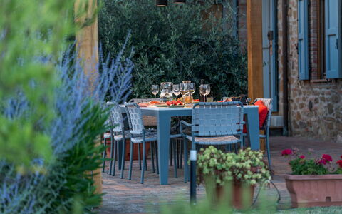 Casale Sunset: Meubles, Table, Chaise, Mobilier De Jardin, Tableau De Plein Air, Table Cuisine Et Salle A Manger, Nappe De Table, Jardin, Restaurant, Ombre