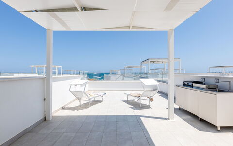 Brezza Costa Conero: Sol, Sol, Meubles, Appartement, Chaise, Balcon, Ombre, Aluminium, Daylighting, Hôtel