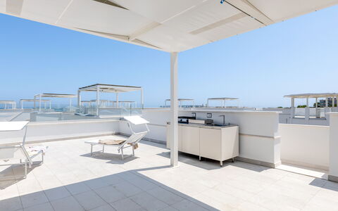 Brezza Costa Conero: Sol, Appartement, Balcon, Chaise, Aluminium, Daylighting, Hôtel