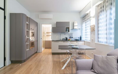 Vittoria Suite: Meubles, Design Intérieur, Sol, Sol, Cuisine, Bois, Cabinetry, Comptoir, Chaise, Plafond
