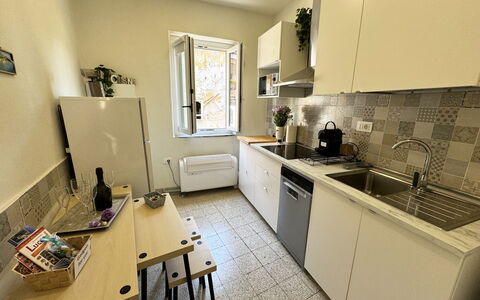 Il Cervo In Città: Cuisine, Appareil De Cuisine, Principaux Appliance, Comptoir, Cuisinière, Le Fourneau, Gaz Poele, Cabinetry, Evier, Sol