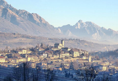 Casa Zaira: Montagnes Relief, Colline, Montagne, Zone Résidentielle, Toit, Ville, Paysage, Station De Montagne, Montagnes, Chaîne De Montagnes