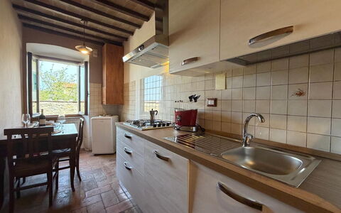 Appartamento Del Mercato: Comptoir, Sol, Cuisine, Luminaire Plomberie, Evier, Pièce, Appartement, Robinet, Plafond, Cabinetry