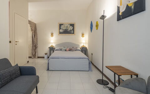 Casa Gioia In Lucca: Meubles, Design Intérieur, Mur, Sol, Sol, Lit, Chambre, Plafond, Pièce, Textile
