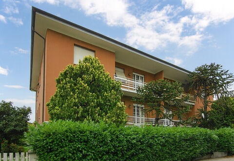 Butterfly Apartment In Lucca: Arbuste, Zone Résidentielle, Haie, Jardin, Biens, Pelouse, Cour, Ombre, Aménagement Paysager, Hacienda