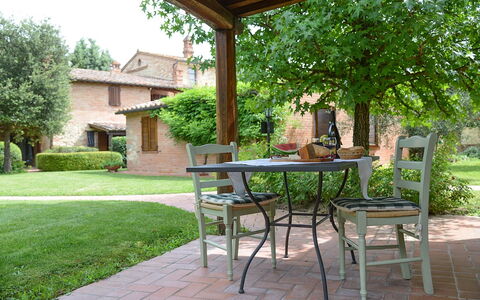 Oasi Della Pergola: Meubles, Mobilier De Jardin, Table, Chaise, Tableau De Plein Air, Jardin, Arrière-Cour, Table Cuisine Et Salle A Manger, Ombre, Structure En Plein Air