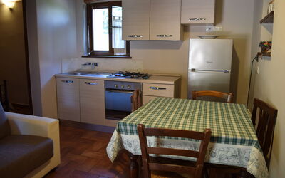 Querciolo: Bois, Design Intérieur, Meubles, Sol, Appareil De Cuisine, Principaux Appliance, Cuisine, Pièce, Sol, Cabinetry