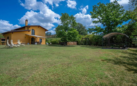 Casale La Canigiana, House, Pool, San Miniato: Herbe, Lot Terre, Plaine, Zone Rurale, Pelouse, Jardin, Chalet, Prairie, Ombre, Biens