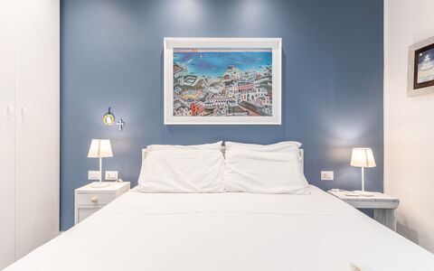 Villa Azzurra Monticelli: Design Intérieur, Chambre, Meubles, Sol, Sol, Lit, Textile, Drap De Lit, Literie, Pièce