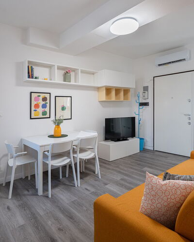 Aselli Home: Design Intérieur, Sol, Meubles, Sol, Bois, Plafond, Pièce, Appartement, Canapé, Salon