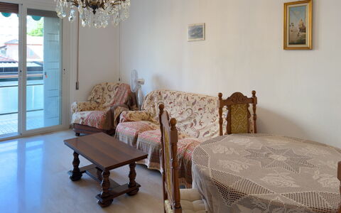 Casa Francy - Arma Di Taggia: Meubles, Design Intérieur, Sol, Sol, Bois, Pièce, Plafond, Table, Éclairage, Salon