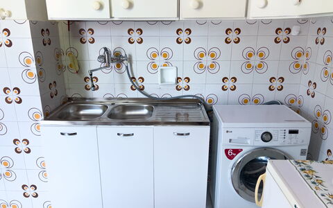 Casa Francy - Arma Di Taggia: Principaux Appliance, Cuisine, Sol, Évier, Sol, Design Intérieur, Appareil De Cuisine, Luminaire Plomberie, Comptoir, Robinet