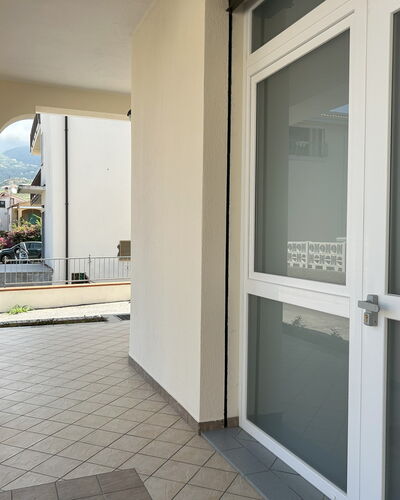 Case Martorelli - Belvedere Marittimo: Sol, Appartement, Balcon, Verre, Balustrade, Daylighting, Accueil Porte, Aluminium