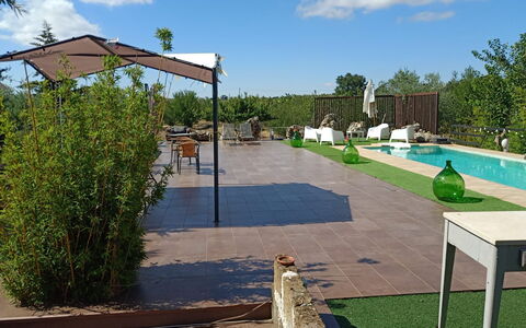 Borgo Incanto: Piscine, Ombre, Mobilier De Jardin, Jardin, Pot De Fleur, Loisir, Arrière-Cour, Aménagement Paysager, Chaise