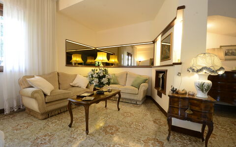 Casa Silvia: Meubles, Design Intérieur, Canapé, Sol, Sol, Plafond, Salon, Pièce, Éclairage, Domicile