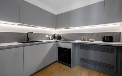 Deservi Elegant Apt. Giotto: Cuisine, Principaux Appliance, Appareil De Cuisine, Cuisinière, Comptoir, Électroménager, Cabinetry