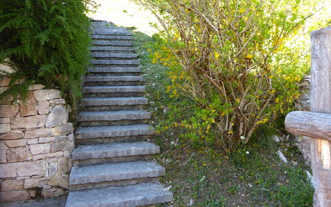 Baita Costa Di Gial: Escaliers, Vert, Roche, Couverture De Sol, Mur De Pierre, Jardin, Dalle, Aménagement Paysager, Passerelle, Pavé