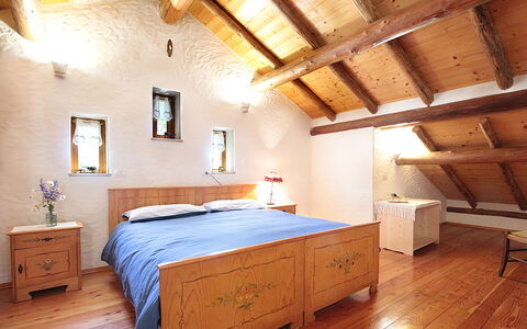 Baita Costa Di Gial: Meubles, Lit, Design Intérieur, Chambre, Mur, Sol, Bois, Sol, Plafond, Drap De Lit
