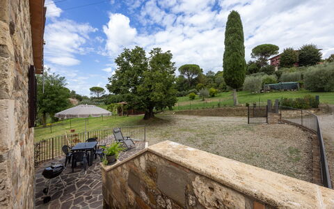 Oliveto Del Cantarello: Paysage, Lot Terre, Jardin, Ombre, Aménagement Paysager, Biens, Cour, Arrière-Cour, Mobilier De Jardin, Dalle