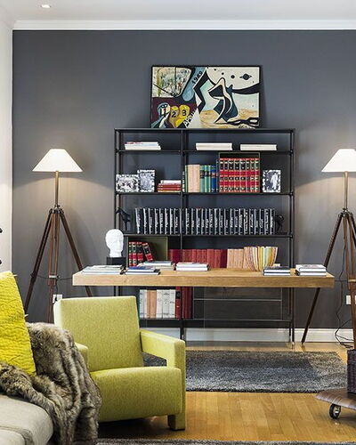 Penthouse: Meubles, Design Intérieur, Mur, Sol, Domicile, Salon, Pièce, Sol, Bibliothèque, Rayonnage