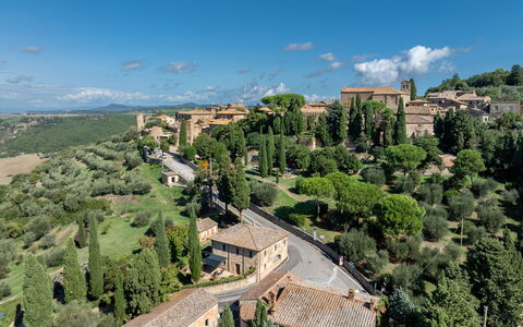 Maria Gabriella Home & Cottage: Arbre, Zone Résidentielle, Maison, Toit, Paysage, Architecture, Domicile, Zone Rurale, Lot Terre, Établissements Humains