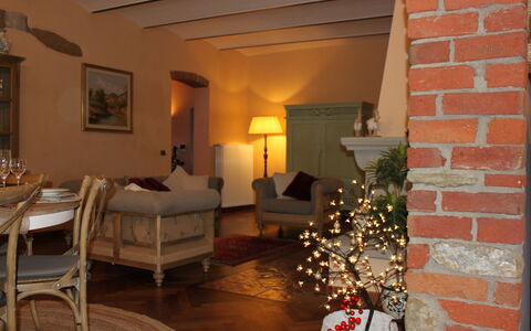 Holiday Home Croce With Spa: Meubles, Design Intérieur, Mur, Sol, Bois, Chaise, Sol, Salon, Pièce, Éclairage