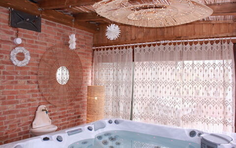 Holiday Home Croce With Spa: Design Intérieur, Meubles, Sol, Sol, Chambre, Bois, Plafond, Lit, Éclairage, Pièce
