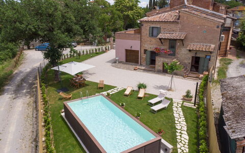 Holiday Home Croce With Spa: Piscine, Zone Résidentielle, Maison, Domicile, Lot Terre, Recours, Établissements Humains, Design Urbain, Biens, Jardin