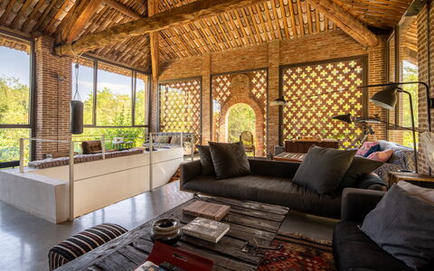 Villa Poggio Zucchino, Pool, Wellness, Piacenza: Design Intérieur, Bois, Meubles, Plafond, Sol, Sol, Architecture, Éclairage, Salon, Chaise