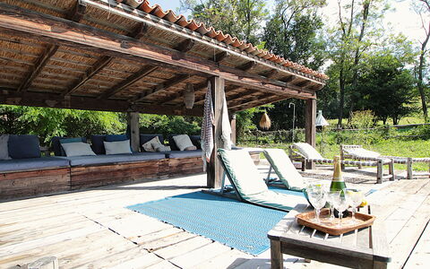 Villa Poggio Zucchino, Pool, Wellness, Piacenza: Meubles, Bois, Mobilier De Jardin, Dur, Tableau De Plein Air, Ombre, Chaise, Plate-Forme, Porche, Structure En Plein Air