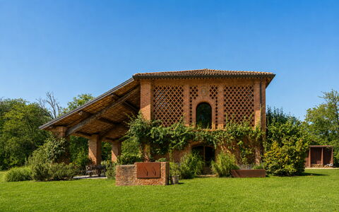 Villa Poggio Zucchino, Pool, Wellness, Piacenza: Herbe, Arbuste, Architecture, Jardin, Lot Terre, Couverture De Sol, Pelouse, Aménagement Paysager