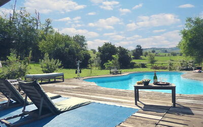 Villa Poggio Zucchino, Pool, Wellness, Piacenza: Piscine, Meubles, Mobilier De Jardin, Chaise, Recours, Balancelle, Ombre, Loisir, Tableau De Plein Air, Arrière-Cour