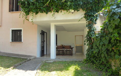 Villa Rosa Apartment: Ombre, Arrière-Cour, Cour, Mobilier De Jardin, Cour, Hacienda, Balcon