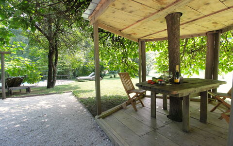 Chalet Fagarè, Pool, Sauna, Prosecco Hills: Meubles, Bois, Mobilier De Jardin, Ombre, Table, Tableau De Plein Air, Porche, Chaise, Dur, Structure En Plein Air