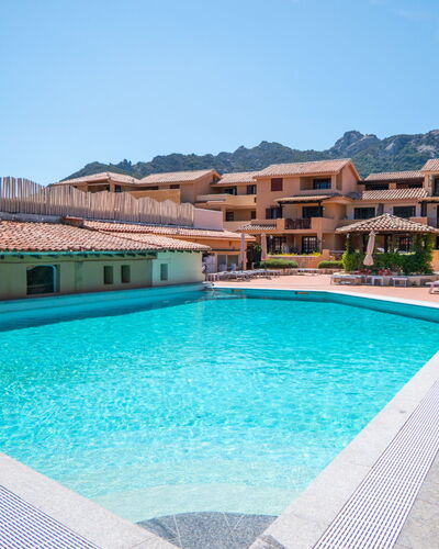 La Marina: Piscine, Zone Résidentielle, Ville, Recours, Établissements Humains, Appartement, Biens, Hôtel, Ombre, Thermes