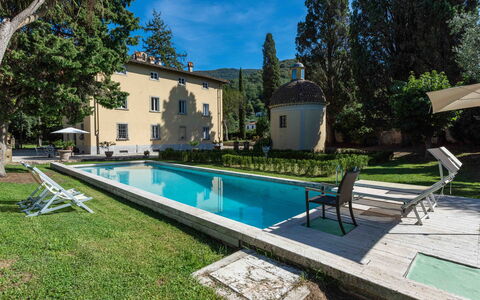 Villa Tambellini De Fondra: Domicile, Biens, Jardin, Aménagement Paysager, Piscine, Hacienda, Cour, Pelouse, Ombre, Arrière-Cour