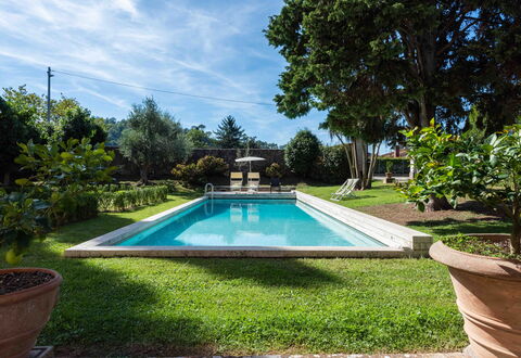 Villa Tambellini De Fondra: Piscine, Arbuste, Jardin, Recours, Caractéristique De L'Eau, Ombre, Aménagement Paysager, Arrière-Cour, Eco Hôtel, Hacienda