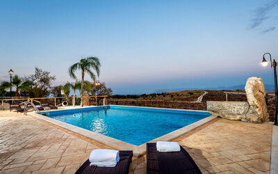 Villa La Musa: Bleu, Piscine, Recours, Mobilier De Jardin, Eco Hôtel, Hôtel, Villa, Balancelle, Ville Resort, Parapluie