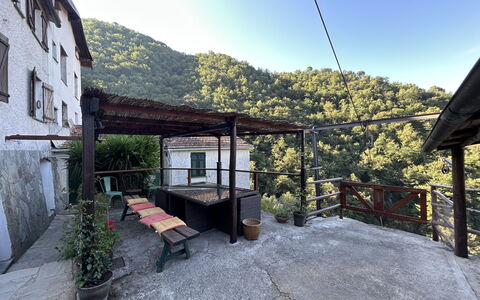 Manuela: Balcon, Village De Montagne, Porche