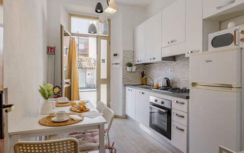 Casa La Conchiglia: Appareil De Cuisine, Meubles, Cuisine, Design Intérieur, Principaux Appliance, Comptoir, Sol, Bois, Électroménager, Cabinetry