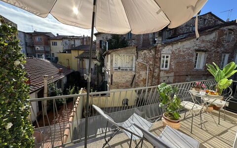 Casa Capolino: Balcon, Appartement, Pot De Fleur, Plante D'Appartement, Chaise