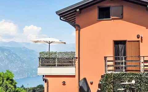 Bellavista: Balcon, Chaîne De Montagnes, Chaise, Ombre, Eco Hôtel, Crête, Mobilier De Jardin, Plante D'Appartement, Pot De Fleur, Villa