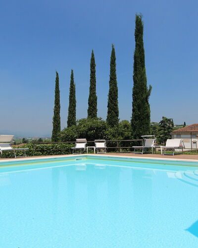 Calicantus, Verona, Pool, Wifi: Piscine, Hacienda, Recours, Villa, Eco Hôtel, Ville Resort, À Feuilles Persistantes, Ferme, Cour