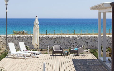 Timo: Mer, Meubles, Mobilier De Jardin, Cotiers Et Relief Océaniques, Océan, Côte, Plage, Ombre, Chaise, Rive