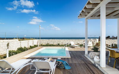 Timo: Recours, Mobilier De Jardin, Mer, Piscine, Eco Hôtel, Chaise, Ombre, Balancelle, Océan, Parapluie