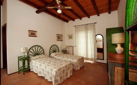 Villa Incanto: Meubles, Design Intérieur, Bois, Sol, Sol, Plafond, Chambre, Lit, Pièce, Éclairage
