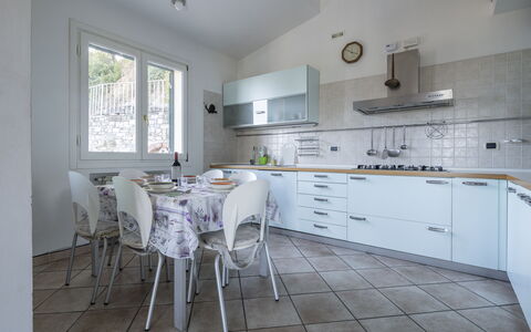 Villa Caroline, Private Pool and Seaview: Meubles, Design Intérieur, Sol, Cuisine, Comptoir, Sol, Principaux Appliance, Appareil De Cuisine, Pièce, Plafond