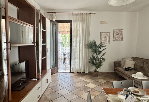 Casa Paola-connessione Starlink: Meubles, Sol, Design Intérieur, Sol, Bois, Pièce, Salon, Éclairage, Plafond, Table