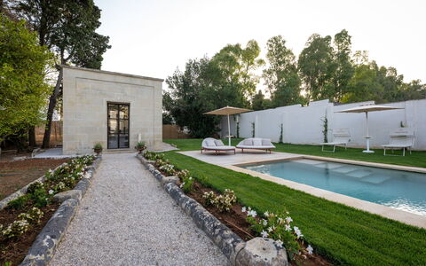 Palazzo Villani Lubelli: Jardin, Biens, Aménagement Paysager, Caractéristique De L'Eau, Piscine, Conception, Cour, Ombre, Cour, Arrière-Cour